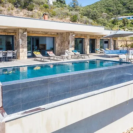 Superbe villa de luxe avec piscine privée et vue magnifique mer, proche Ajaccio Villa