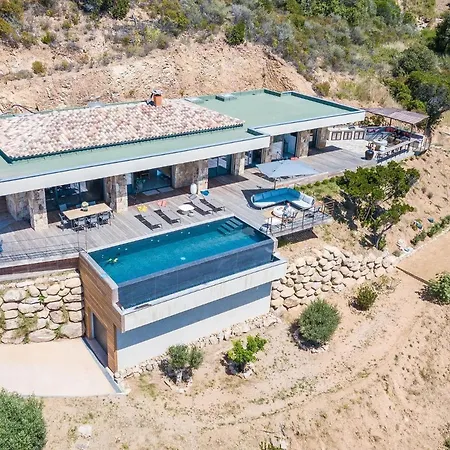 Superbe villa de luxe avec piscine privée et vue magnifique mer, proche Ajaccio * Calcatoggio (Corsica)